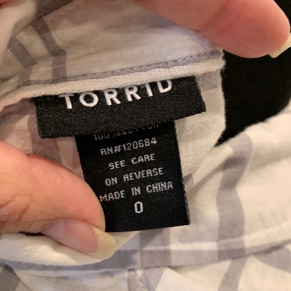 Torrid white gray long sleeve blouse S: 0 - Picture 6 of 6
